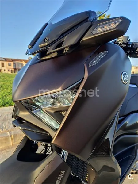 Yamaha XMAX 300 - Vista 4