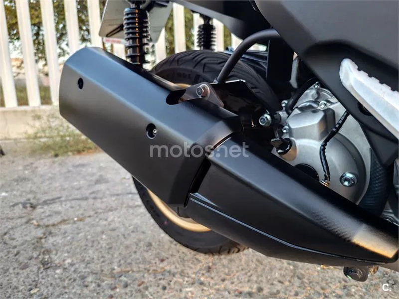 Yamaha XMAX 300 - Vista 32