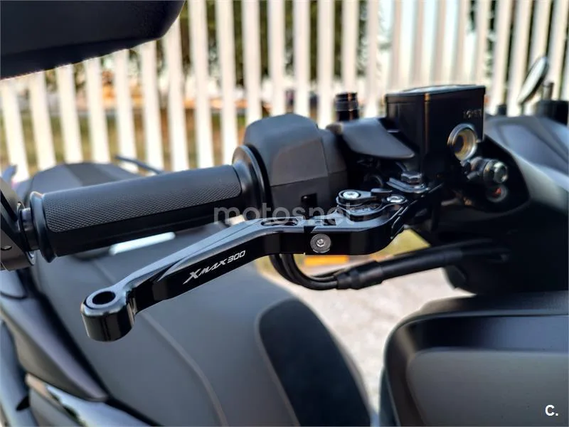 Yamaha XMAX 300 - Vista 33