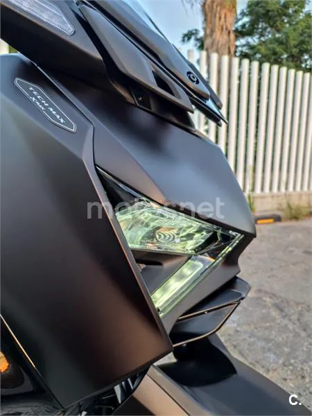 Yamaha XMAX 300 - Vista 40