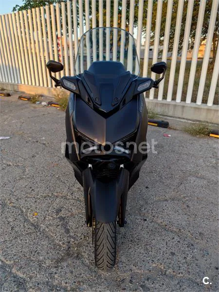 Yamaha XMAX 300 - Vista 5