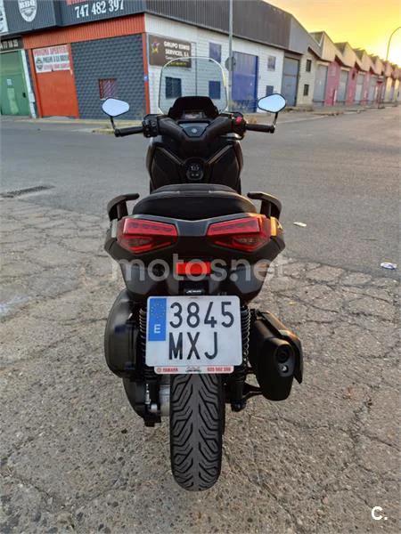 Yamaha XMAX 300 - Vista 8