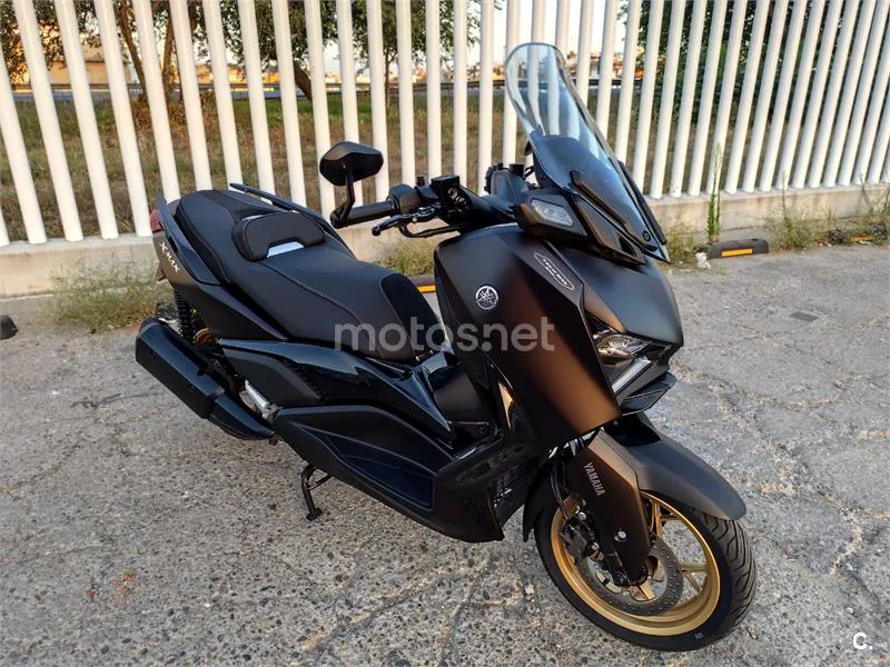 Yamaha XMAX 300 - Vista 10
