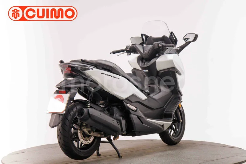 Honda Forza 125 - Vista 4