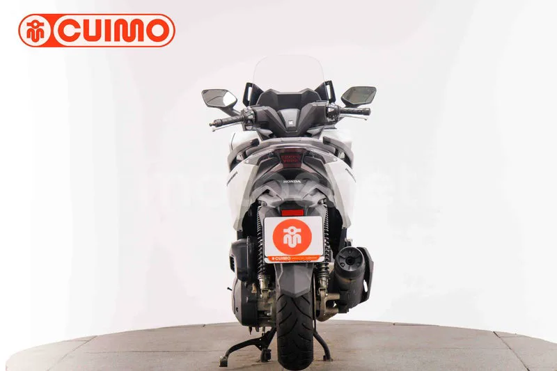 Honda Forza 125 - Vista 5