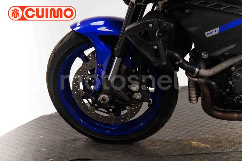 Yamaha MT-10 - Vista 21