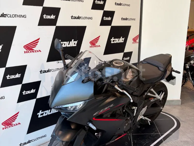 Honda CBR650R E-Clutch - Vista 3