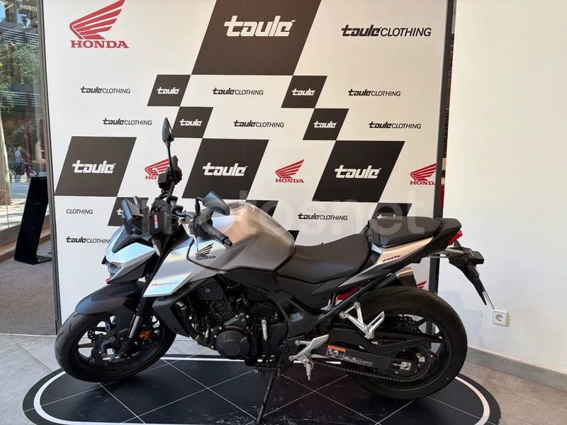 Honda CB750 Hornet 6900 € 2025 Barcelona - 1