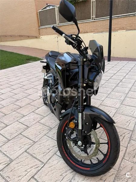 Honda CB125R - Vista 5