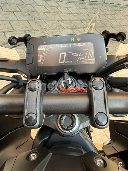 Honda CB125R - Vista 7