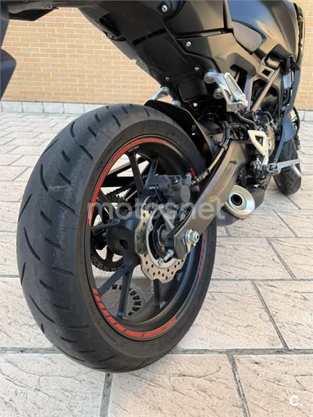 Honda CB125R - Vista 9