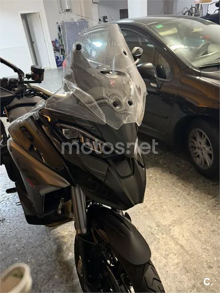 Ducati Multistrada V4 - Vista 3