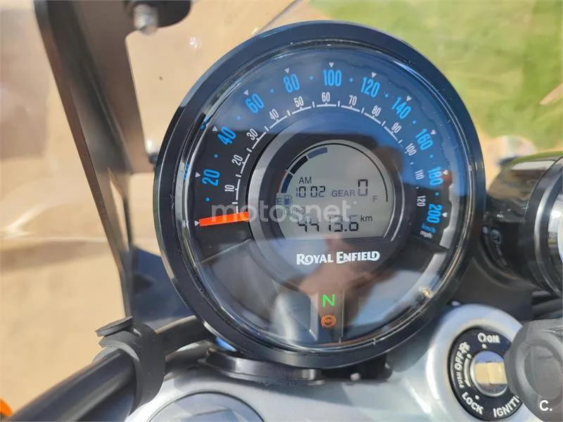 Royal Enfield Super Meteor 650 - Vista 16
