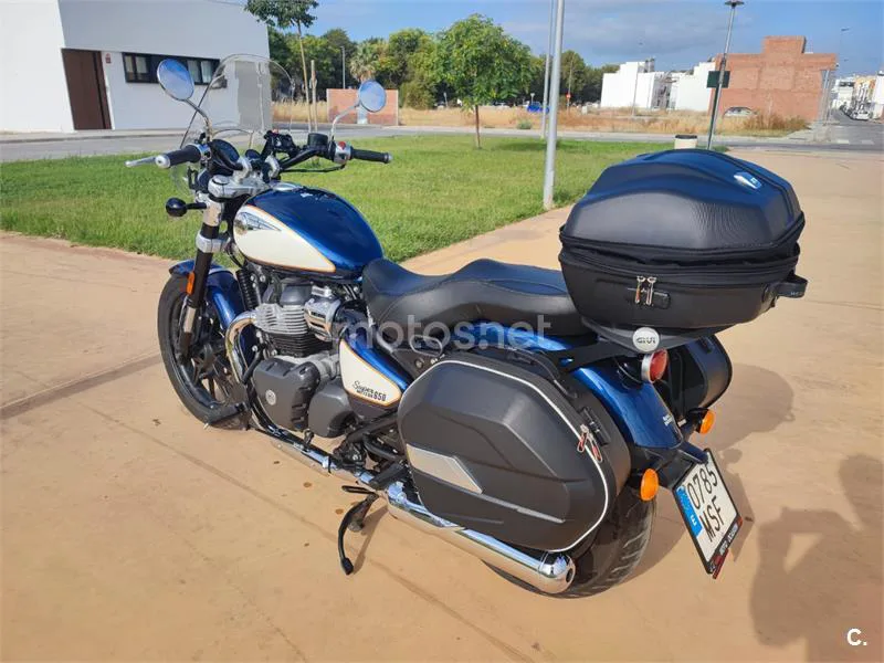 Royal Enfield Super Meteor 650 - Vista 3