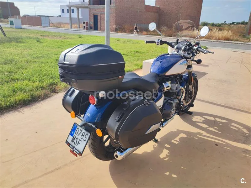 Royal Enfield Super Meteor 650 - Vista 4