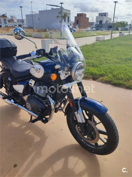 Royal Enfield Super Meteor 650 - Vista 6