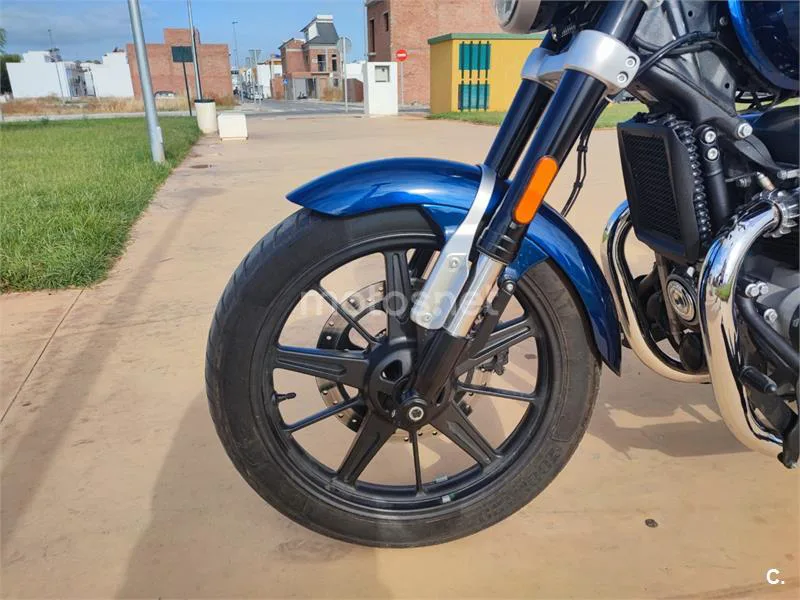 Royal Enfield Super Meteor 650 - Vista 9
