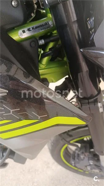 Kawasaki Z900 - Vista 11