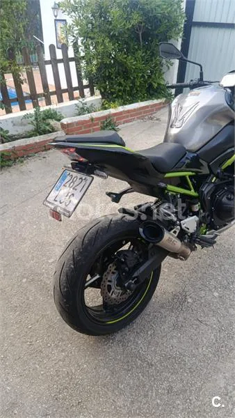 Kawasaki Z900 - Vista 5