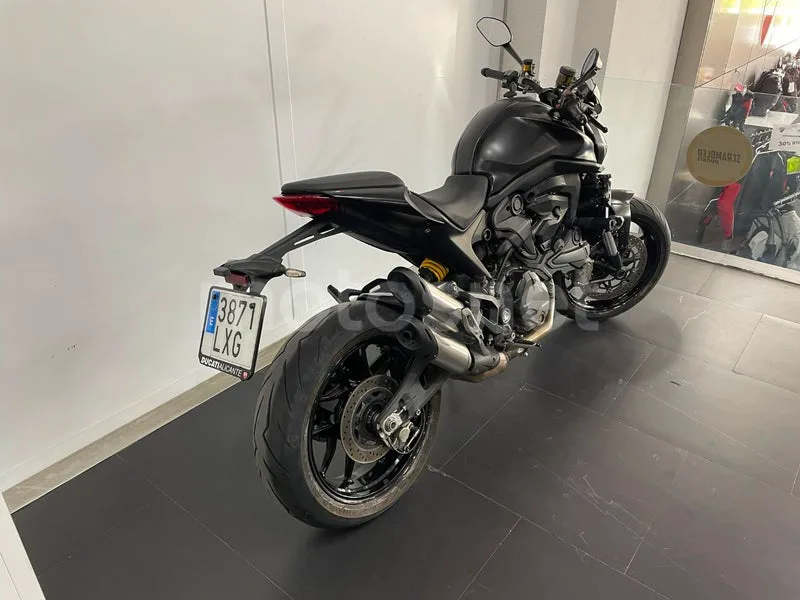 Ducati Monster - Vista 4