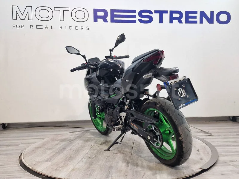 Kawasaki Z500 - Vista 3
