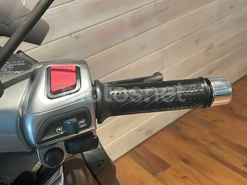 Piaggio MP3 - Vista 14