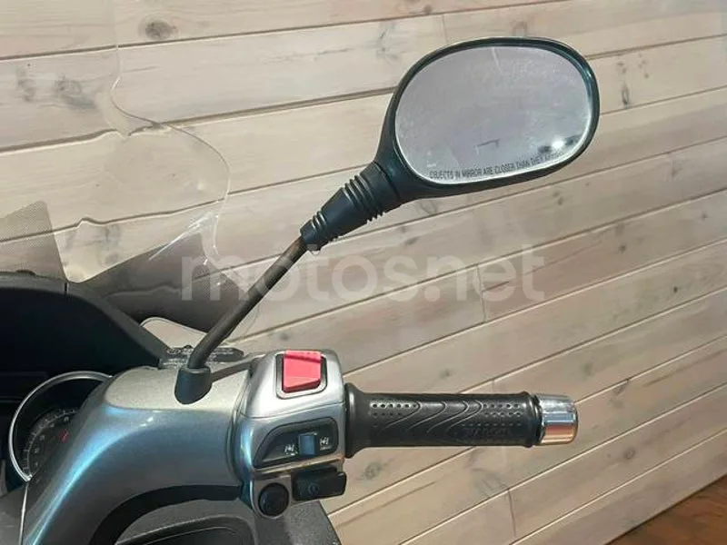 Piaggio MP3 - Vista 15