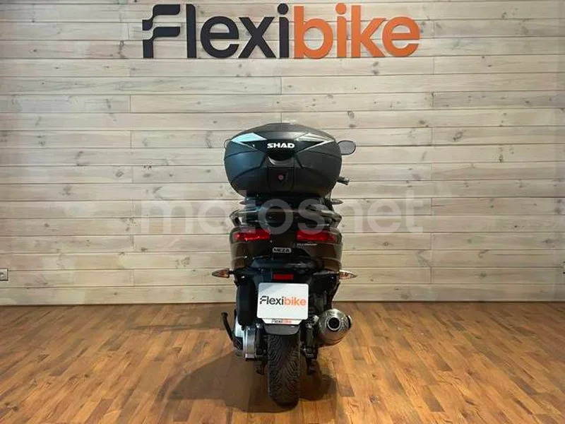 Piaggio MP3 - Vista 5