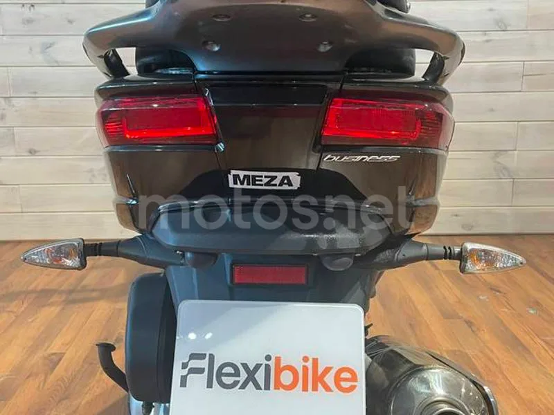 Piaggio MP3 - Vista 6