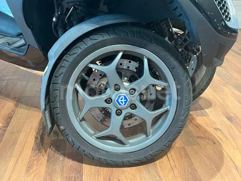 Piaggio MP3 - Vista 9