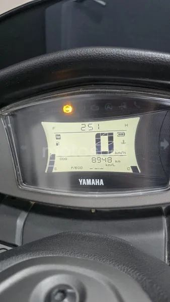 Yamaha NMAX - Vista 6