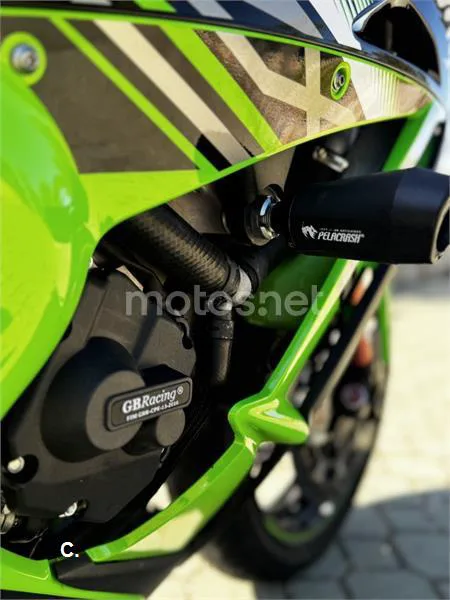 Kawasaki Ninja ZX-10RR - Vista 4