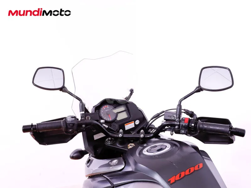 Suzuki V-Strom 1000 - Vista 11
