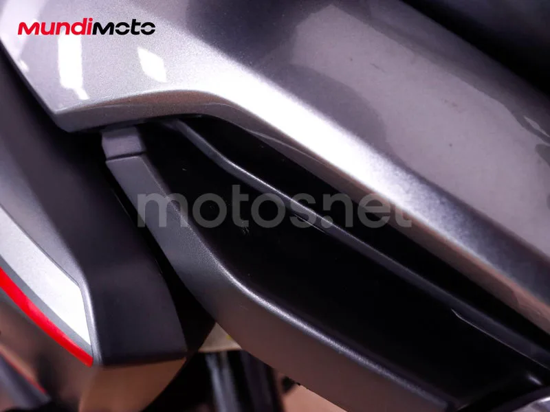 Suzuki V-Strom 1000 - Vista 18