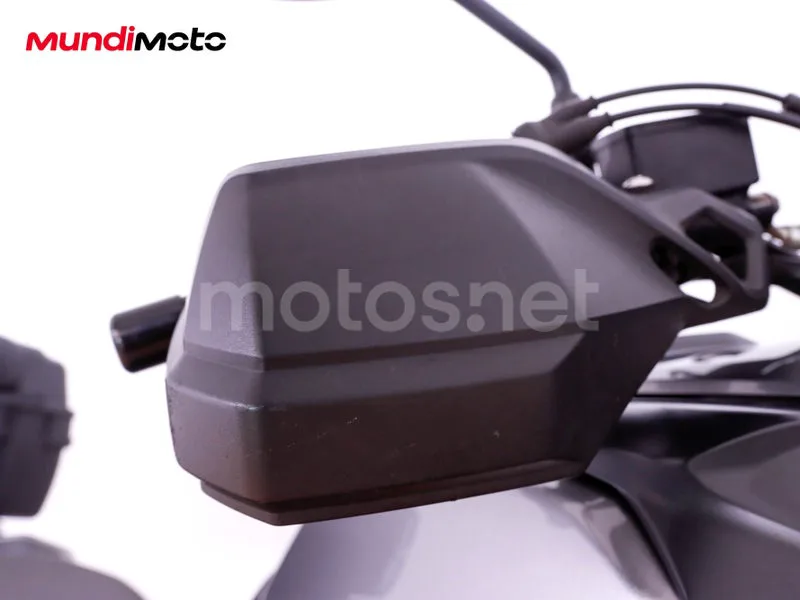 Suzuki V-Strom 1000 - Vista 24