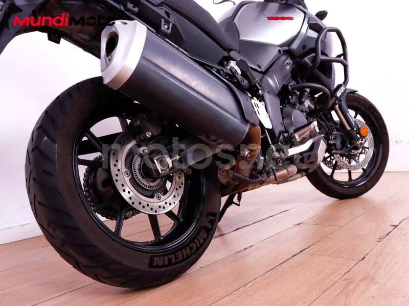 Suzuki V-Strom 1000 - Vista 4