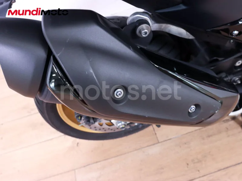 Yamaha TMAX - Vista 18