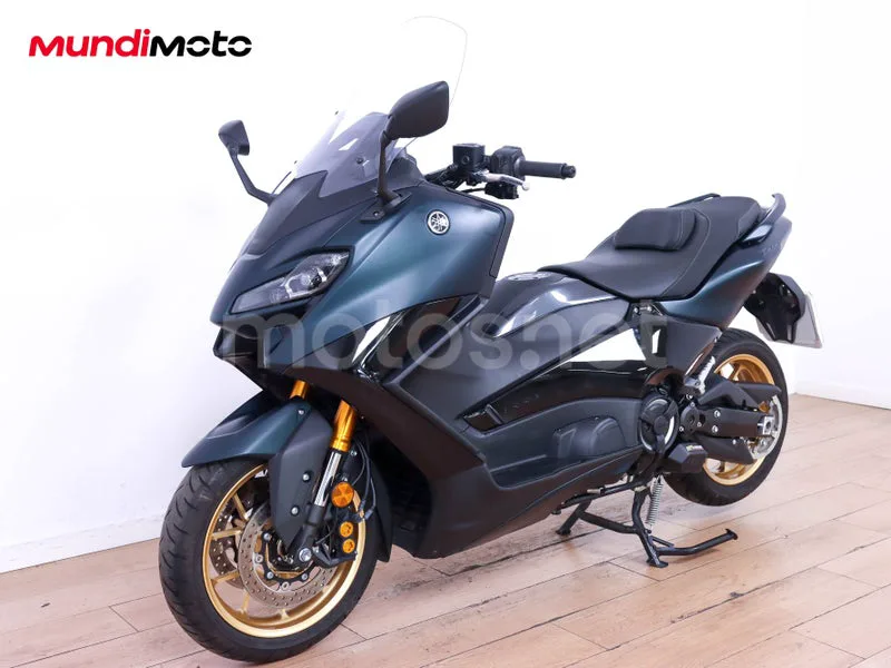 Yamaha TMAX - Vista 7