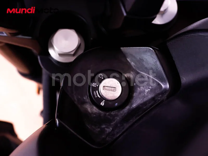 Yamaha MT-125 - Vista 16