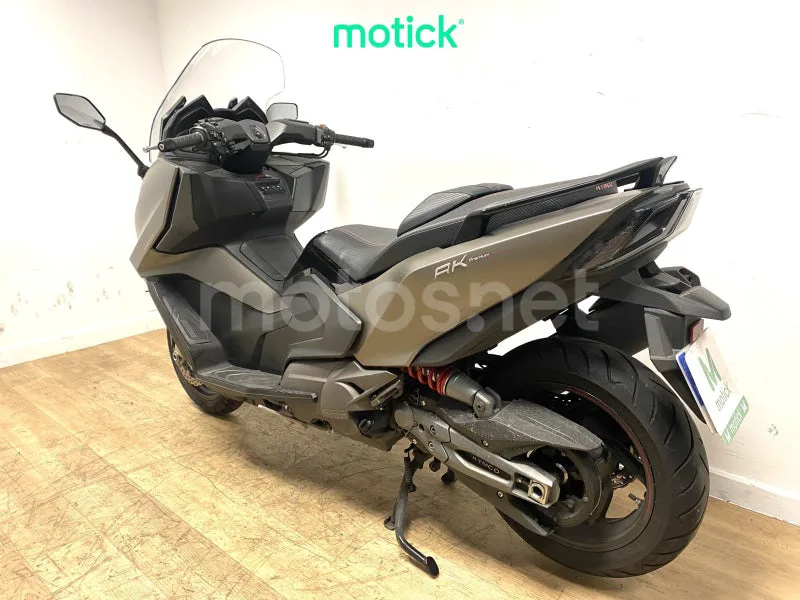 Kymco AK 550 - Vista 8