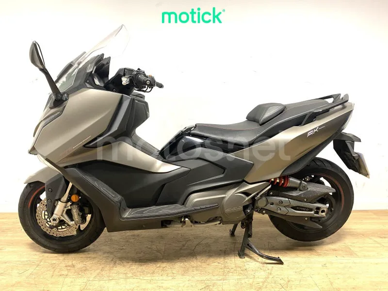Kymco AK 550 - Vista 5