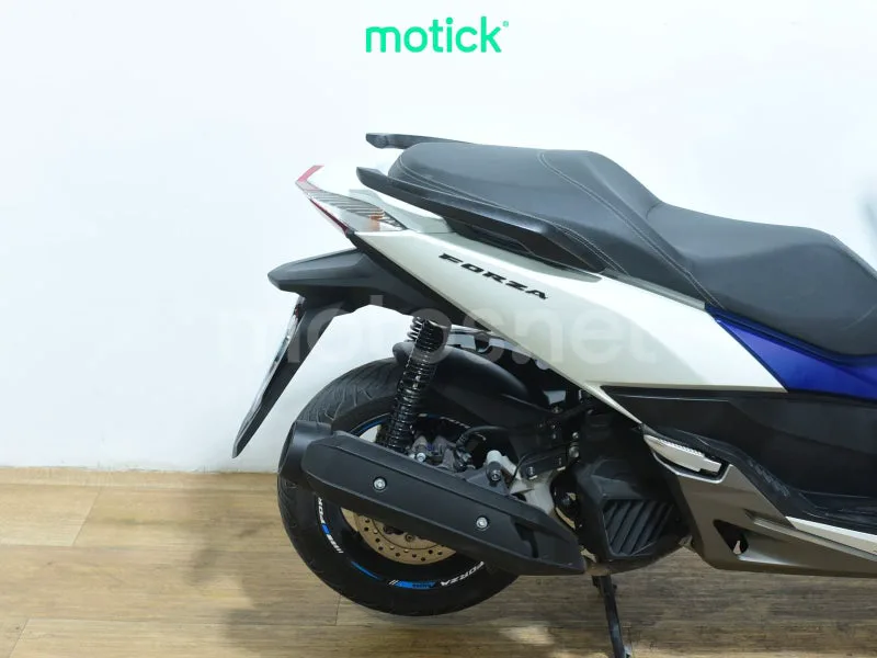 Honda Forza 125 - Vista 3