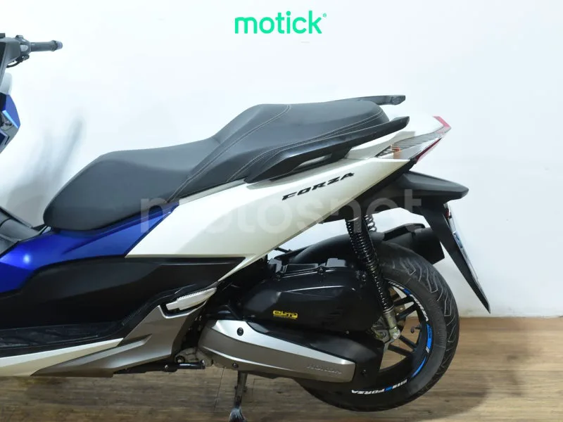 Honda Forza 125 - Vista 9