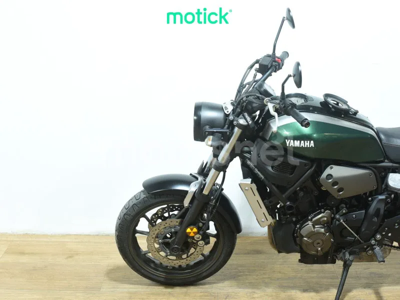 Yamaha XSR700 - Vista 8