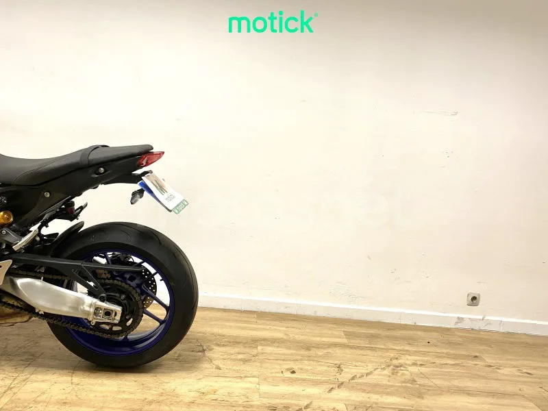 Yamaha MT-09 - Vista 9