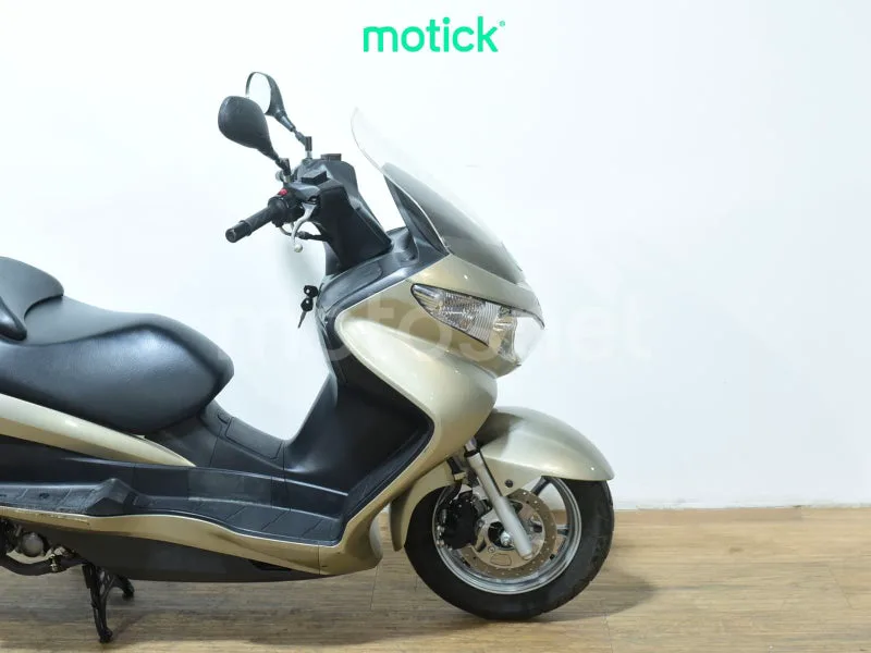 Suzuki Burgman 200 - Vista 4