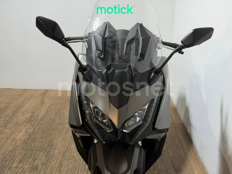 Kymco AK 550 - Vista 11