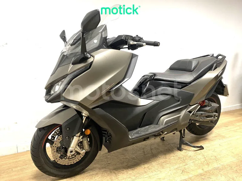 Kymco AK 550 - Vista 10