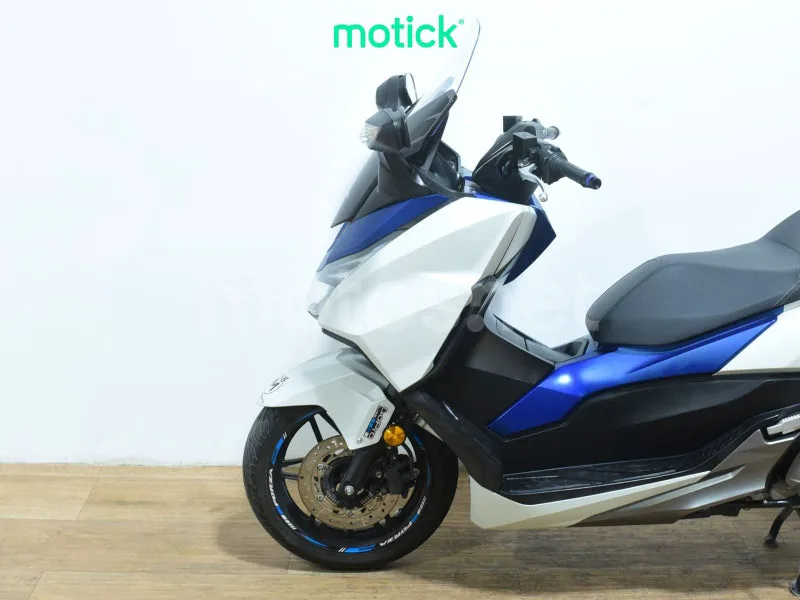 Honda Forza 125 - Vista 8