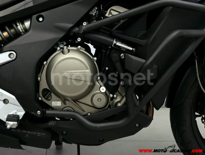 CFMOTO 650MT - Vista 5